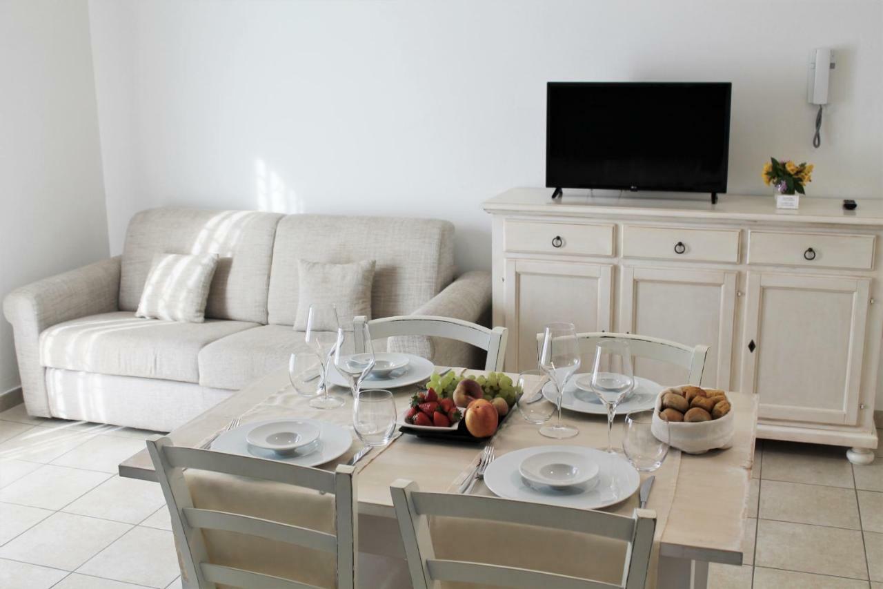 Ahr Leonis La Maddalena Aparthotel *
